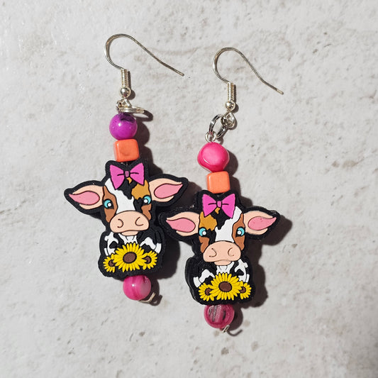 Cow/daisies earrings